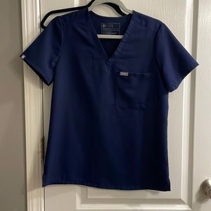 Figs scrubs navy Catarina one pocket top